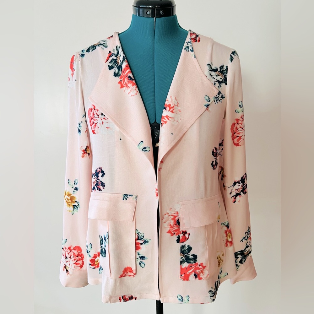 Elegant and colorful jacket by DR2, size XS-S.